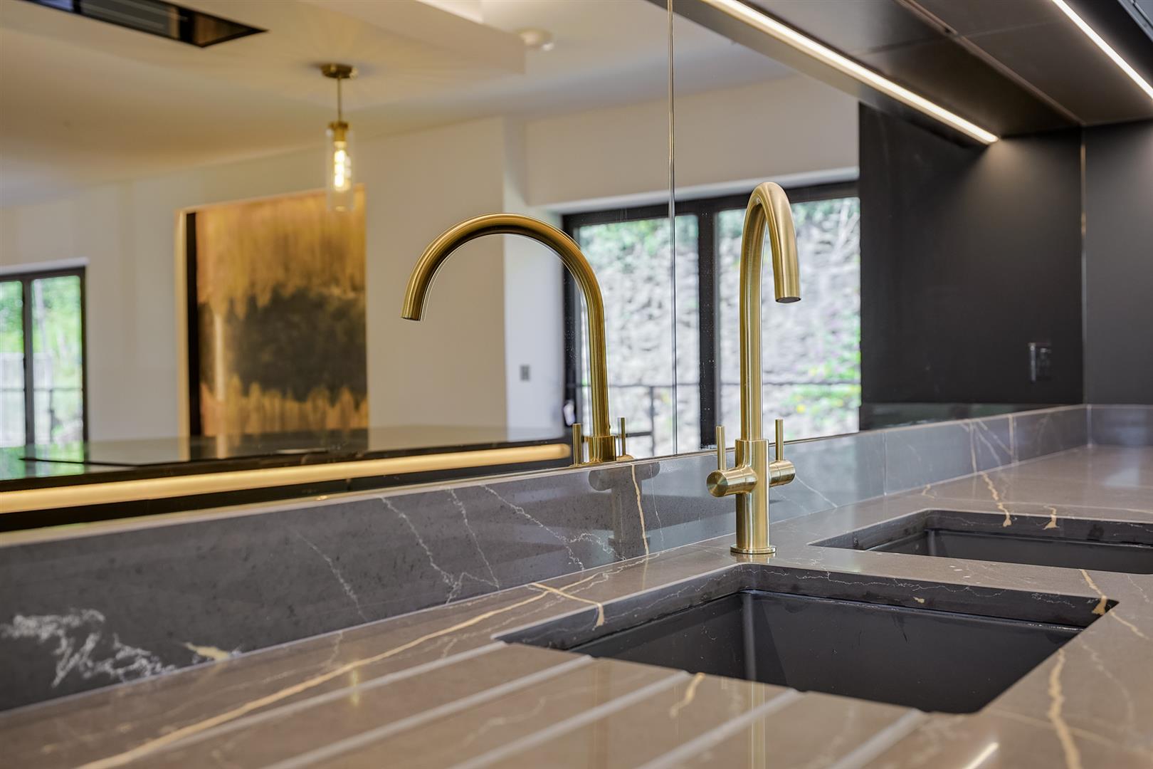 Heddfan, Croesyceiliog, Carmarthen, SA32 8DS